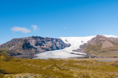 Güney İzlanda 'daki Vatnajokull Ulusal Parkı' ndaki Kviarjokull buzulu
