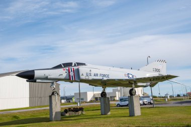Keflavik Havaalanı İzlanda - 5 Eylül. 2020: ABD Hava Kuvvetleri Fantom F4 savaş uçağı eski Keflavik askeri üssünde