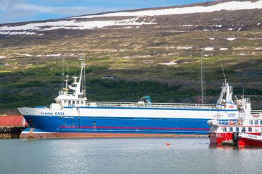 Akureyri İzlanda - 14 Haziran. 2020: Trawler Eyborg limanda