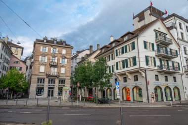 Zürih İsviçre - 2 Ağustos. 2025: Şehirdeki binalar