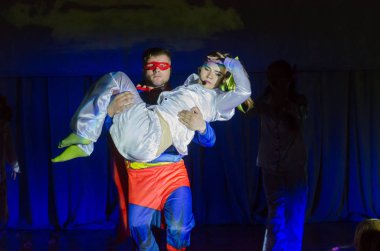 Dnipro, Ukrayna - 22 Haziran 2018: Grand göstermek şarkı Bis perfomed yaratıcı gençlik şarkı tiyatro üyeleri tarafından.