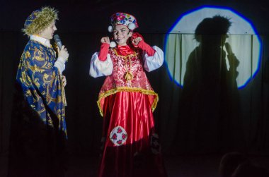 Dnipro, Ukrayna - 22 Haziran 2018: Grand göstermek şarkı Bis perfomed yaratıcı gençlik şarkı tiyatro üyeleri tarafından.