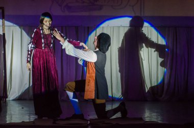 Dnipro, Ukrayna - 22 Haziran 2018: Grand göstermek şarkı Bis perfomed yaratıcı gençlik şarkı tiyatro üyeleri tarafından.