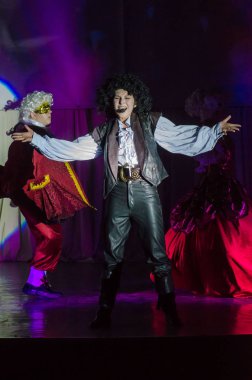 Dnipro, Ukrayna - 22 Haziran 2018: Grand göstermek şarkı Bis perfomed yaratıcı gençlik şarkı tiyatro üyeleri tarafından.