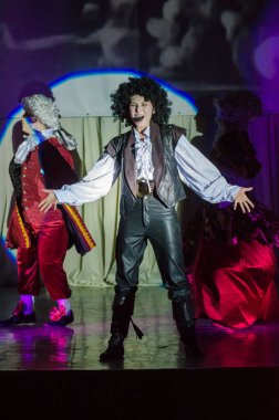 Dnipro, Ukrayna - 22 Haziran 2018: Grand göstermek şarkı Bis perfomed yaratıcı gençlik şarkı tiyatro üyeleri tarafından.