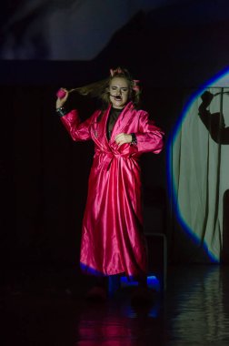 Dnipro, Ukrayna - 22 Haziran 2018: Grand göstermek şarkı Bis perfomed yaratıcı gençlik şarkı tiyatro üyeleri tarafından.