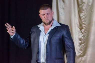 Dnipro, Ukrayna - 24 Haziran 2018: Comfort zone perfomed gençlik tiyatro ayna üyeleri tarafından