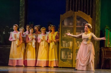 Dnipro, Ukrayna - 30 Haziran 2018, 2018: Opera Onegin Dnipro Opera ve Bale Tiyatrosu üyeleri tarafından gerçekleştirilen hayat.