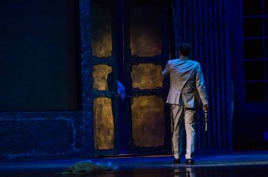 Dnipro, Ukrayna - 30 Haziran 2018, 2018: Opera Onegin Dnipro Opera ve Bale Tiyatrosu üyeleri tarafından gerçekleştirilen hayat.