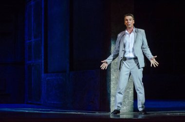 Dnipro, Ukrayna - 30 Haziran 2018, 2018: Opera Onegin Dnipro Opera ve Bale Tiyatrosu üyeleri tarafından gerçekleştirilen hayat.