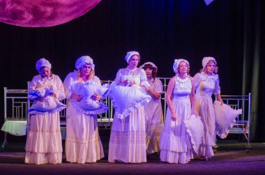 Dnipro, Ukrayna - 7 Temmuz 2018: Dnipro devlet Drama ve komedi tiyatro üyeleri tarafından gerçekleştirilen Amca'nın rüyası