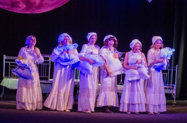 Dnipro, Ukrayna - 7 Temmuz 2018: Dnipro devlet Drama ve komedi tiyatro üyeleri tarafından gerçekleştirilen Amca'nın rüyası