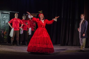 Dnipro, Ukrayna - 7 Temmuz 2018: Dnipro devlet Drama ve komedi tiyatro üyeleri tarafından gerçekleştirilen Amca'nın rüyası