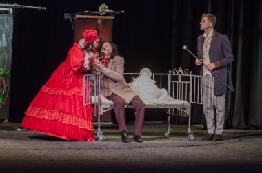 Dnipro, Ukrayna - 7 Temmuz 2018: Dnipro devlet Drama ve komedi tiyatro üyeleri tarafından gerçekleştirilen Amca'nın rüyası