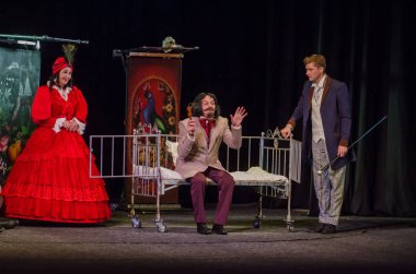 Dnipro, Ukrayna - 7 Temmuz 2018: Dnipro devlet Drama ve komedi tiyatro üyeleri tarafından gerçekleştirilen Amca'nın rüyası