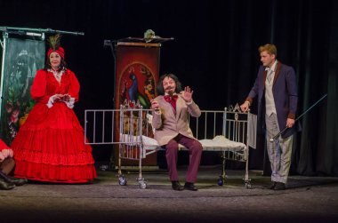 Dnipro, Ukrayna - 7 Temmuz 2018: Dnipro devlet Drama ve komedi tiyatro üyeleri tarafından gerçekleştirilen Amca'nın rüyası