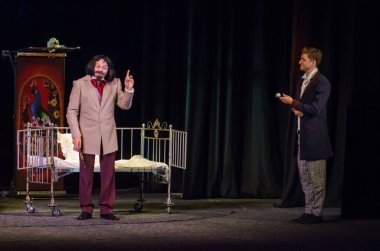 Dnipro, Ukrayna - 7 Temmuz 2018: Dnipro devlet Drama ve komedi tiyatro üyeleri tarafından gerçekleştirilen Amca'nın rüyası