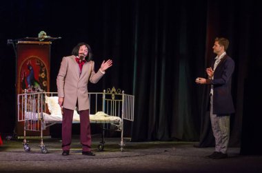 Dnipro, Ukrayna - 7 Temmuz 2018: Dnipro devlet Drama ve komedi tiyatro üyeleri tarafından gerçekleştirilen Amca'nın rüyası