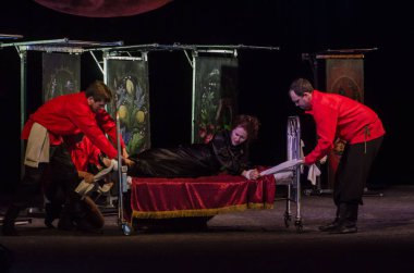 Dnipro, Ukrayna - 7 Temmuz 2018: Dnipro devlet Drama ve komedi tiyatro üyeleri tarafından gerçekleştirilen Amca'nın rüyası