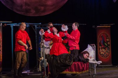 Dnipro, Ukrayna - 7 Temmuz 2018: Dnipro devlet Drama ve komedi tiyatro üyeleri tarafından gerçekleştirilen Amca'nın rüyası