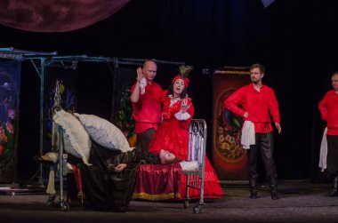 Dnipro, Ukrayna - 7 Temmuz 2018: Dnipro devlet Drama ve komedi tiyatro üyeleri tarafından gerçekleştirilen Amca'nın rüyası