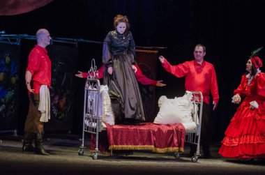 Dnipro, Ukrayna - 7 Temmuz 2018: Dnipro devlet Drama ve komedi tiyatro üyeleri tarafından gerçekleştirilen Amca'nın rüyası