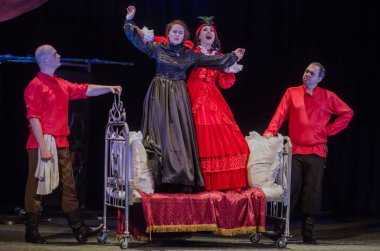 Dnipro, Ukrayna - 7 Temmuz 2018: Dnipro devlet Drama ve komedi tiyatro üyeleri tarafından gerçekleştirilen Amca'nın rüyası