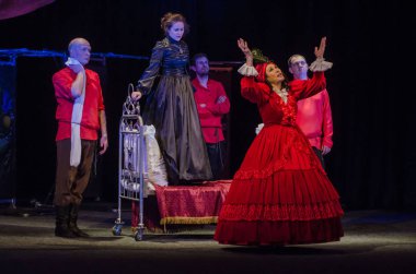 Dnipro, Ukrayna - 7 Temmuz 2018: Dnipro devlet Drama ve komedi tiyatro üyeleri tarafından gerçekleştirilen Amca'nın rüyası