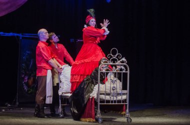 Dnipro, Ukrayna - 7 Temmuz 2018: Dnipro devlet Drama ve komedi tiyatro üyeleri tarafından gerçekleştirilen Amca'nın rüyası