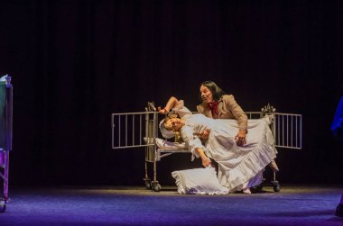 Dnipro, Ukrayna - 7 Temmuz 2018: Dnipro devlet Drama ve komedi tiyatro üyeleri tarafından gerçekleştirilen Amca'nın rüyası