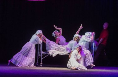 Dnipro, Ukrayna - 7 Temmuz 2018: Dnipro devlet Drama ve komedi tiyatro üyeleri tarafından gerçekleştirilen Amca'nın rüyası