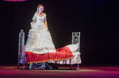 Dnipro, Ukrayna - 7 Temmuz 2018: Dnipro devlet Drama ve komedi tiyatro üyeleri tarafından gerçekleştirilen Amca'nın rüyası