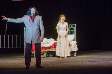 Dnipro, Ukrayna - 7 Temmuz 2018: Dnipro devlet Drama ve komedi tiyatro üyeleri tarafından gerçekleştirilen Amca'nın rüyası