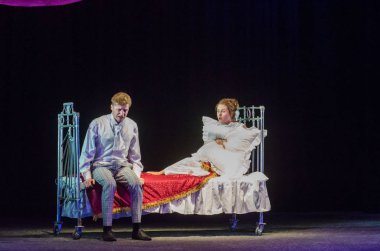 Dnipro, Ukrayna - 7 Temmuz 2018: Dnipro devlet Drama ve komedi tiyatro üyeleri tarafından gerçekleştirilen Amca'nın rüyası