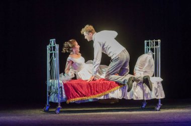 Dnipro, Ukrayna - 7 Temmuz 2018: Dnipro devlet Drama ve komedi tiyatro üyeleri tarafından gerçekleştirilen Amca'nın rüyası