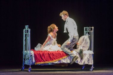 Dnipro, Ukrayna - 7 Temmuz 2018: Dnipro devlet Drama ve komedi tiyatro üyeleri tarafından gerçekleştirilen Amca'nın rüyası