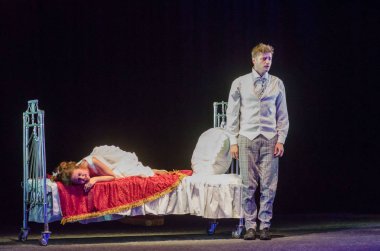 Dnipro, Ukrayna - 7 Temmuz 2018: Dnipro devlet Drama ve komedi tiyatro üyeleri tarafından gerçekleştirilen Amca'nın rüyası