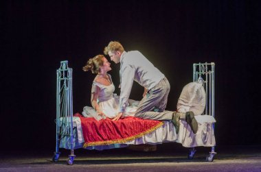 Dnipro, Ukrayna - 7 Temmuz 2018: Dnipro devlet Drama ve komedi tiyatro üyeleri tarafından gerçekleştirilen Amca'nın rüyası