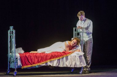 Dnipro, Ukrayna - 7 Temmuz 2018: Dnipro devlet Drama ve komedi tiyatro üyeleri tarafından gerçekleştirilen Amca'nın rüyası