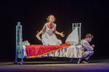 Dnipro, Ukrayna - 7 Temmuz 2018: Dnipro devlet Drama ve komedi tiyatro üyeleri tarafından gerçekleştirilen Amca'nın rüyası