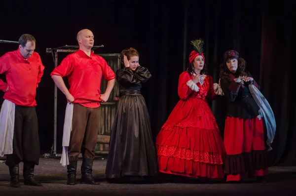 Dnipro, Ukrayna - 7 Temmuz 2018: Dnipro devlet Drama ve komedi tiyatro üyeleri tarafından gerçekleştirilen Amca'nın rüyası