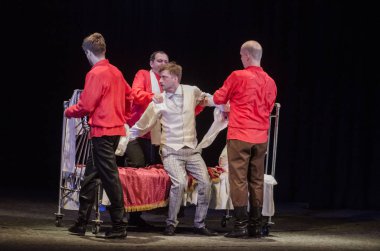 Dnipro, Ukrayna - 7 Temmuz 2018: Dnipro devlet Drama ve komedi tiyatro üyeleri tarafından gerçekleştirilen Amca'nın rüyası