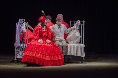 Dnipro, Ukrayna - 7 Temmuz 2018: Dnipro devlet Drama ve komedi tiyatro üyeleri tarafından gerçekleştirilen Amca'nın rüyası