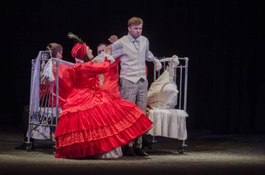 Dnipro, Ukrayna - 7 Temmuz 2018: Dnipro devlet Drama ve komedi tiyatro üyeleri tarafından gerçekleştirilen Amca'nın rüyası