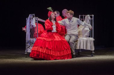 Dnipro, Ukrayna - 7 Temmuz 2018: Dnipro devlet Drama ve komedi tiyatro üyeleri tarafından gerçekleştirilen Amca'nın rüyası