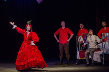 Dnipro, Ukrayna - 7 Temmuz 2018: Dnipro devlet Drama ve komedi tiyatro üyeleri tarafından gerçekleştirilen Amca'nın rüyası