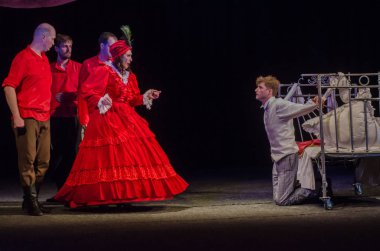 Dnipro, Ukrayna - 7 Temmuz 2018: Dnipro devlet Drama ve komedi tiyatro üyeleri tarafından gerçekleştirilen Amca'nın rüyası