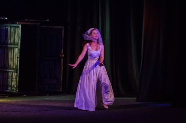 Dnipro, Ukrayna - 7 Temmuz 2018: Dnipro devlet Drama ve komedi tiyatro üyeleri tarafından gerçekleştirilen Amca'nın rüyası