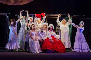 Dnipro, Ukrayna - 7 Temmuz 2018: Dnipro devlet Drama ve komedi tiyatro üyeleri tarafından gerçekleştirilen Amca'nın rüyası