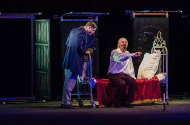 Dnipro, Ukrayna - 7 Temmuz 2018: Dnipro devlet Drama ve komedi tiyatro üyeleri tarafından gerçekleştirilen Amca'nın rüyası